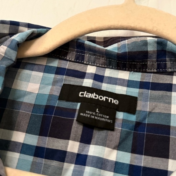 Claiborne Blue and White Casual Button Down Shirt - Picture 4 of 4